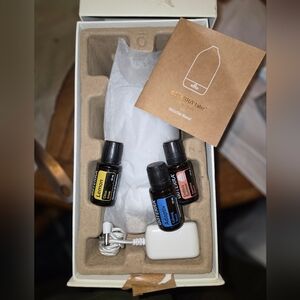 Doterra Laluz Ultrasonic Diffuser Kit with Essential Lot.of 3  NWT